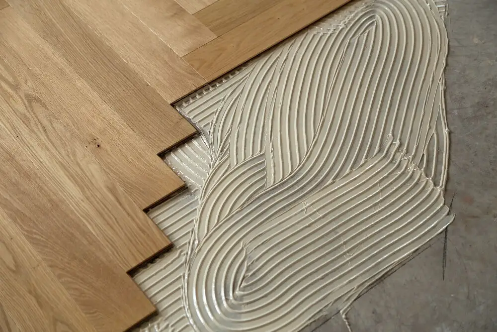 pose-parquet-collee-en-haute-Savoie