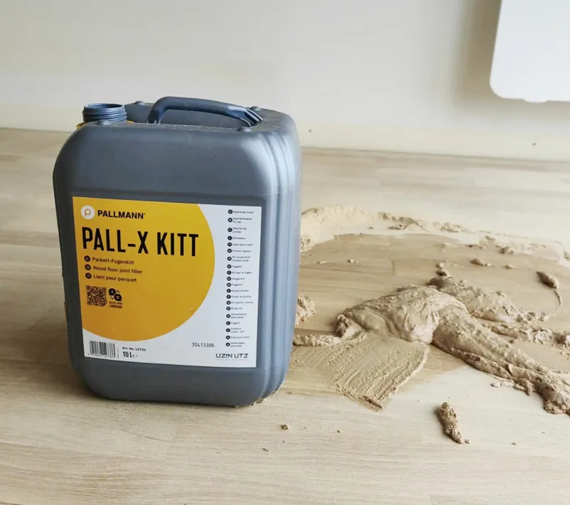 Application de pâte à bois - renovation parquet Haute Savoie