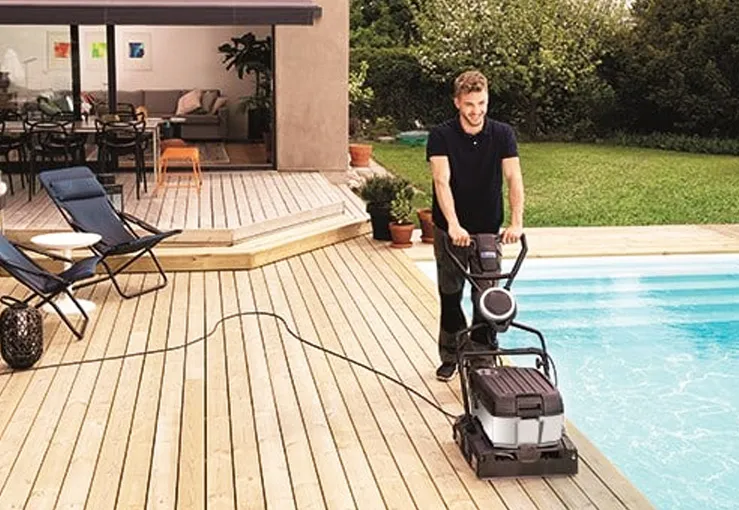 Nettoyage haute qualité de terrasse de piscine en Haute Savoie