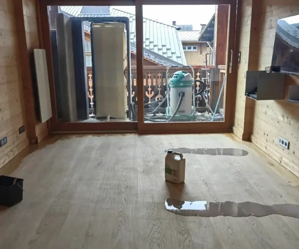 Vitrification ou huilage parquet : quelle finition choisir pour votre sol en bois ?