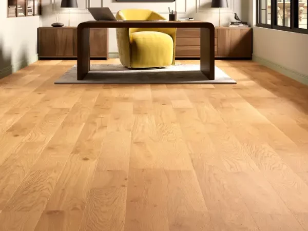 parquet chêne en finition satinée, reflet doux dans un bureau parisien - 2M Parquet Net